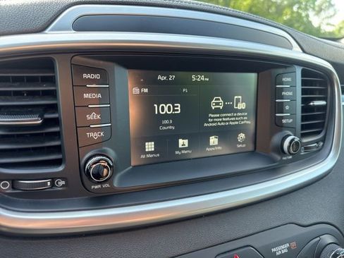 Used 2020 Kia Sorento FWD V6 image 21