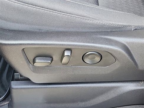 Used 2023 Chevrolet Silverado 1500 LT image 22