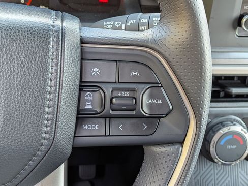 Used 2025 Toyota 4Runner SR5 AWD/4WD image 20