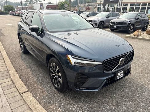 Used 2024 Volvo XC60 B5 Core w/ Protection Package Premier AWD/4WD image 7