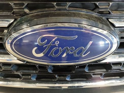 Used 2020 Ford Explorer XLT AWD/4WD image 17