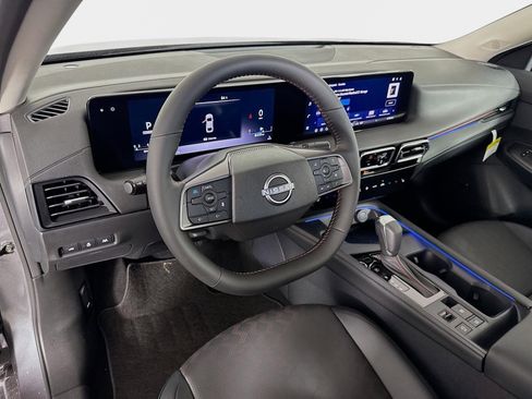 New 2026 Nissan Sentra SR FWD image 9