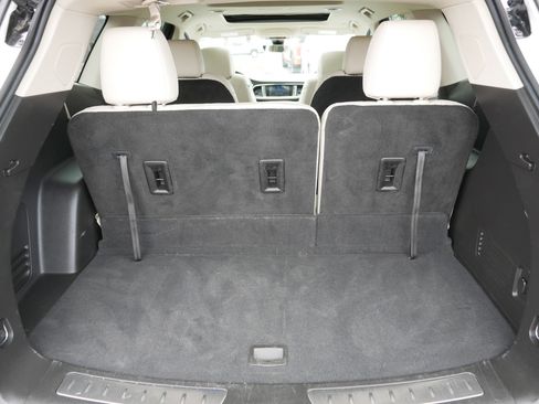 Used 2024 Buick Enclave Essence w/ Experience Buick Package AWD/4WD image 18