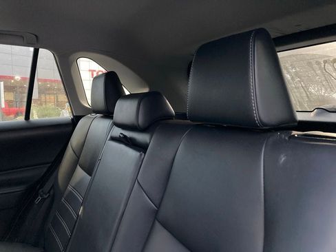 Used 2019 Toyota RAV4 XLE Premium FWD image 9