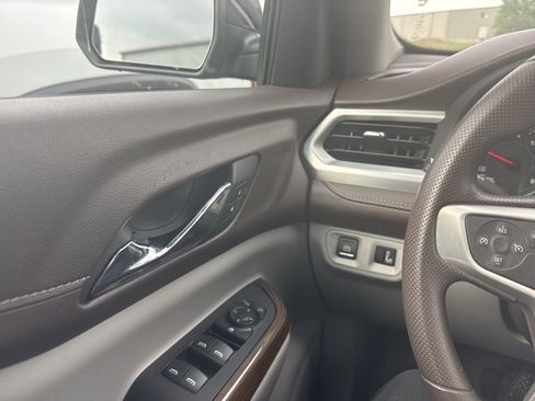 Used 2023 GMC Acadia SLE AWD/4WD image 24