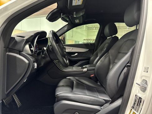 Used 2020 Mercedes-Benz GLC 300 4MATIC image 45