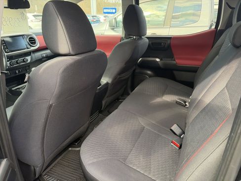 Used 2022 Toyota Tacoma SR5 image 8
