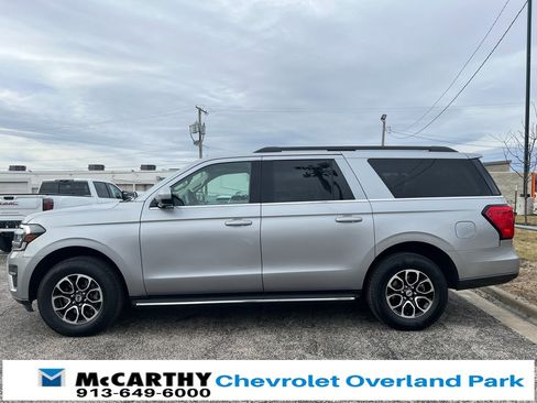 Used 2023 Ford Expedition Max XLT image 7