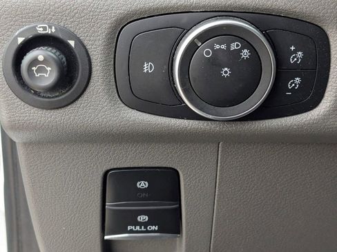 Used 2023 Ford Transit 350 XLT image 18