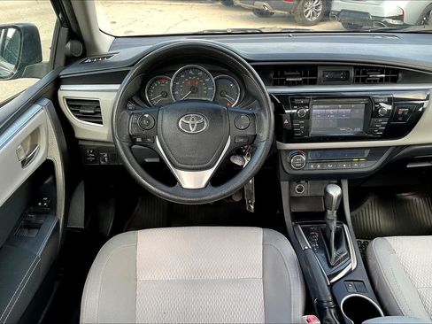 Used 2015 Toyota Corolla LE FWD image 6