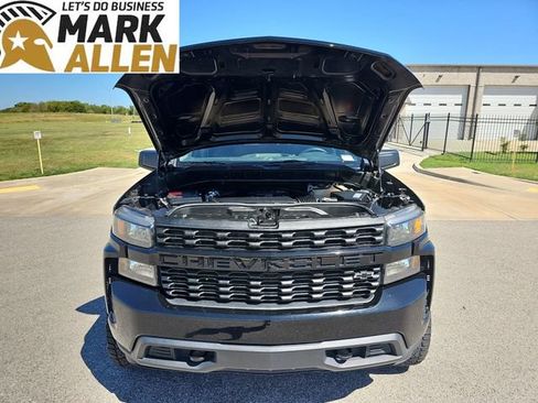 Used 2020 Chevrolet Silverado 1500 Custom w/ Custom Value Package AWD/4WD image 29