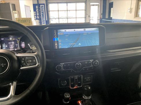 Used 2024 Jeep Wrangler Sahara w/ Technology Group image 18
