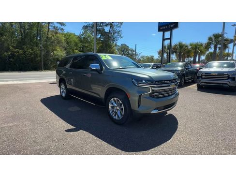 Used 2024 Chevrolet Suburban Premier image 8