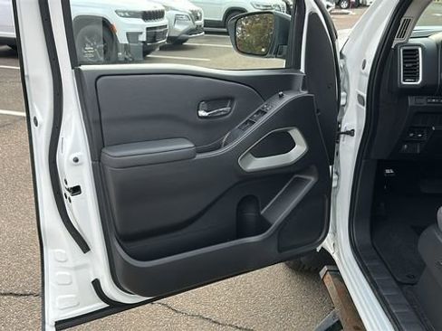 Certified 2023 Nissan Frontier SV w/ Tow Package image 8