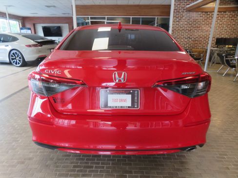 Used 2022 Honda Civic Sport image 6