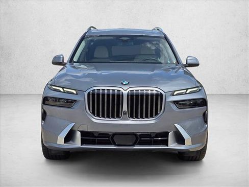 Used 2025 BMW X7 xDrive40i w/ Premium Package AWD/4WD image 2