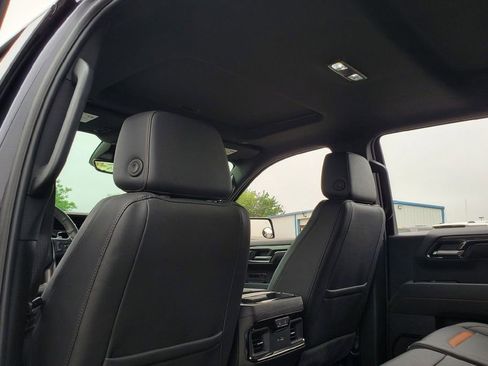 Used 2025 GMC Sierra 1500 AT4 w/ AT4 Premium Package AWD/4WD image 27