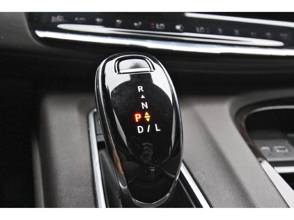 Used 2022 Cadillac Escalade Premium Luxury w/ Performance Package RWD image 26