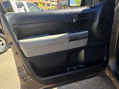 Used 2011 Toyota Tundra 4x4 Double Cab w/ Tow Pkg image 14