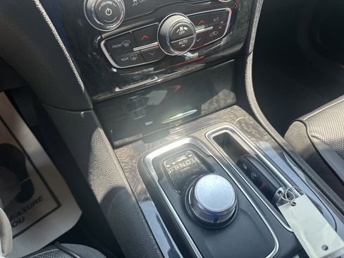 New 2023 Chrysler 300 Touring L w/ Popular Equipment Group image 32