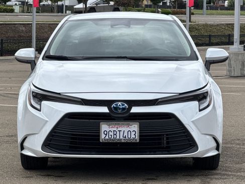 Used 2023 Toyota Corolla LE w/ LE Convenience Package image 9