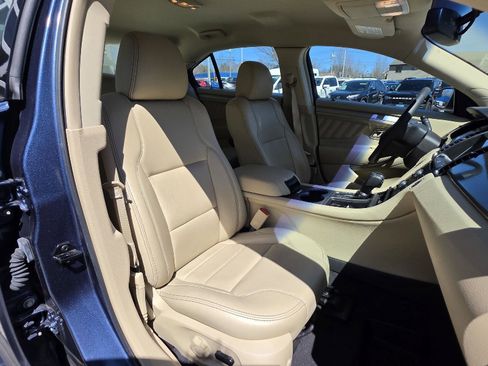 Used 2018 Ford Taurus SEL w/ Equipment Group 201A FWD image 13