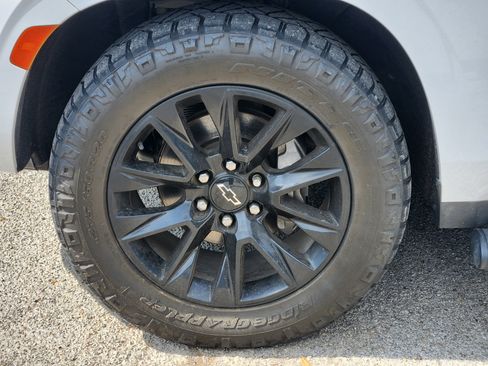 Used 2022 Chevrolet Tahoe Z71 w/ Z71 Off-Road Package image 32