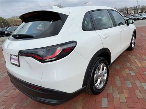 Used 2023 Honda HR-V LX image 9