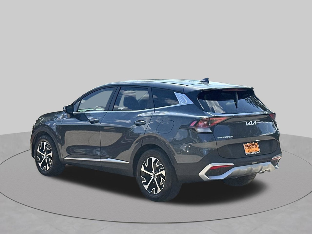 Used 2024 Kia Sportage EX FWD image 3