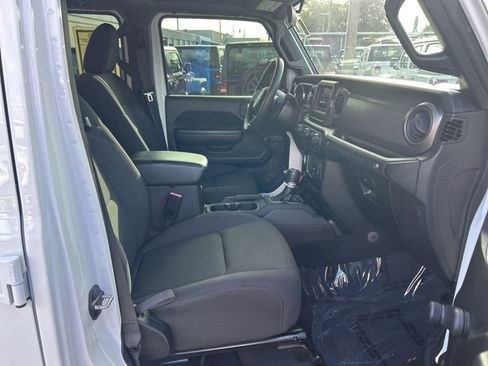 Used 2022 Jeep Wrangler Unlimited Sport AWD/4WD image 24