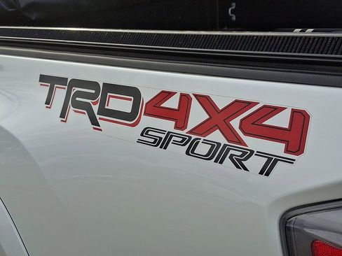 Used 2022 Toyota Tacoma TRD Sport image 29