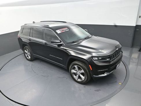 Used 2022 Jeep Grand Cherokee L Limited AWD/4WD image 12