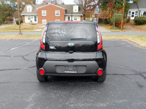 Used 2015 Kia Soul + image 7