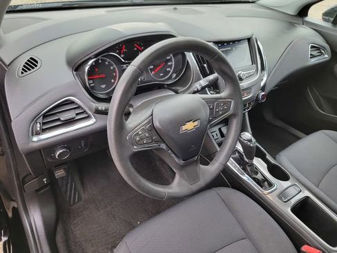 Used 2019 Chevrolet Cruze LT image 15