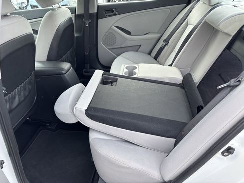 Used 2015 Kia Optima LX image 25