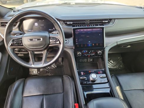 Used 2022 Jeep Grand Cherokee L Overland w/ Luxury Tech Group IV AWD/4WD image 8
