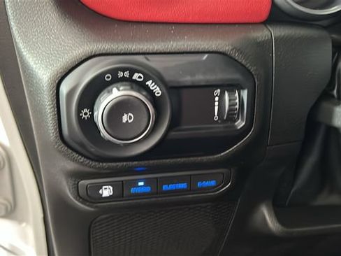 Used 2023 Jeep Wrangler Unlimited Rubicon 4xe AWD/4WD image 18