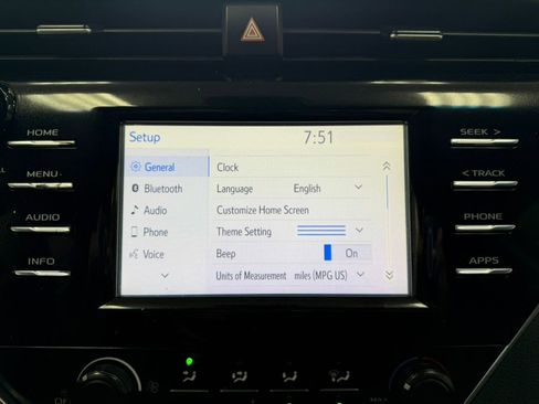 Used 2018 Toyota Camry LE image 40