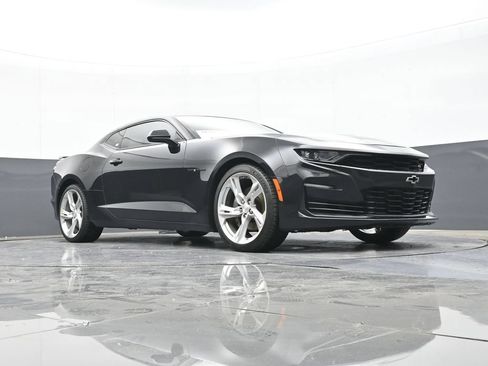 Used 2019 Chevrolet Camaro SS RWD image 37