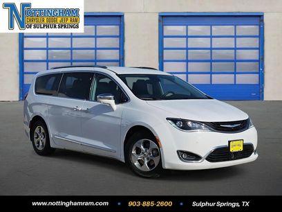 Used 2018 Chrysler Pacifica Limited w/ Advanced Safetytec Group