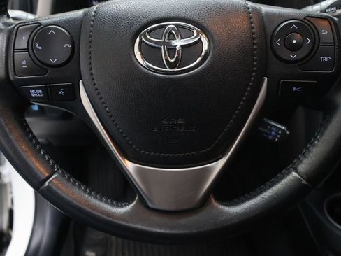 Used 2017 Toyota RAV4 XLE AWD/4WD image 18