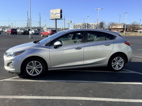 Used 2019 Chevrolet Cruze LT image 3