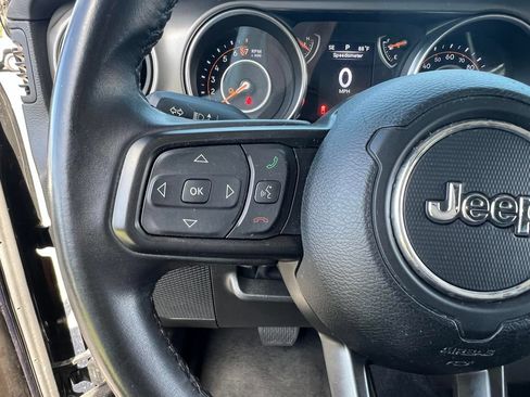 Used 2022 Jeep Gladiator Sport AWD/4WD image 19