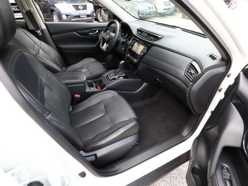 Used 2017 Nissan Rogue SL w/ SL Premium Package AWD/4WD image 12