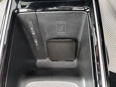 New 2025 Volkswagen ID.4 Pro S Plus image 9