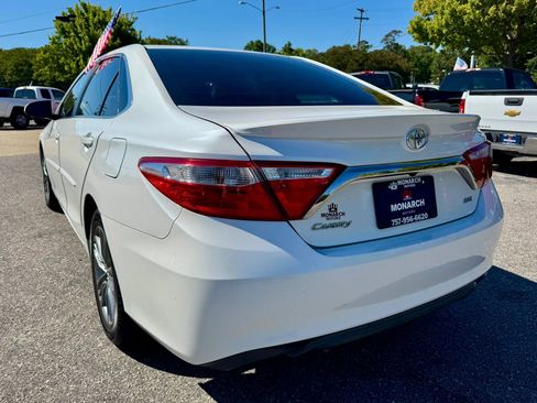 Used 2017 Toyota Camry SE w/ Protection Package (Q2) FWD image 3