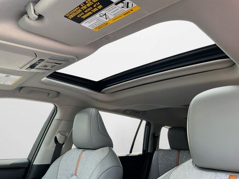 Used 2023 Toyota Highlander Bronze Edition FWD image 22