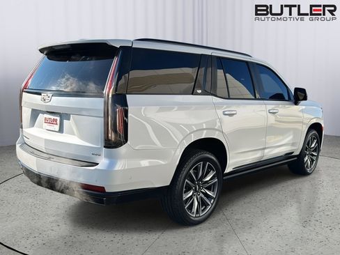 Used 2021 Cadillac Escalade Sport w/ Driver Assist Tech Package image 5