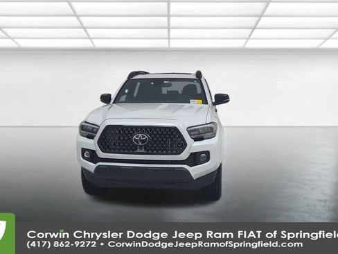 Used 2023 Toyota Tacoma Limited image 5