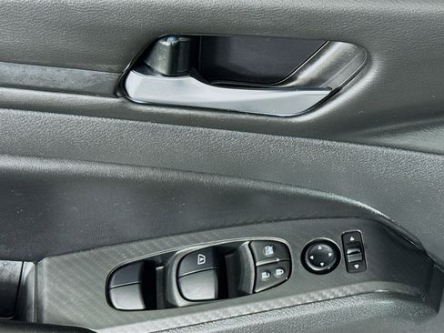 Used 2024 Nissan Altima 2.5 SV image 23